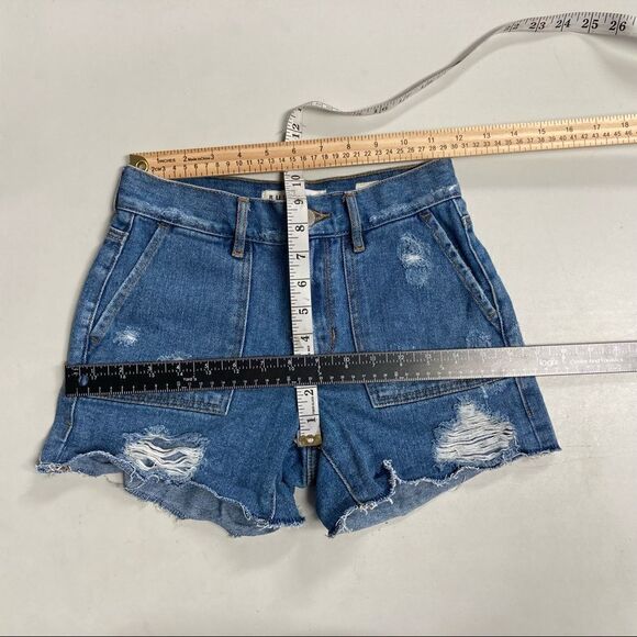 BULLHEAD DENIM COMPANY Women’s Denim Distressed Shorts Blue Size 23 - Picture 3 of 11